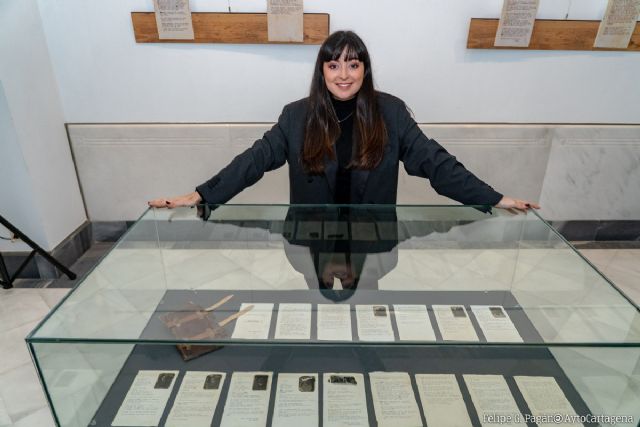 María Garberí hace accesible para todos su exposición ´La cueva del fotógrafo: Identidad infinita´ en la Sala Subjetiva