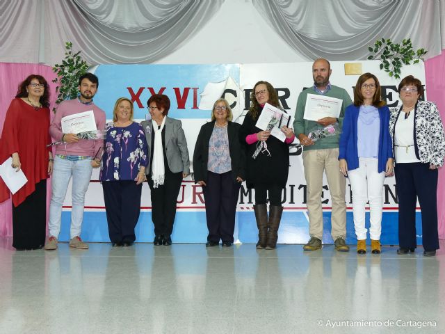 La Urbanizacion Mediterraneo entrego sus premios de poesia y pintura