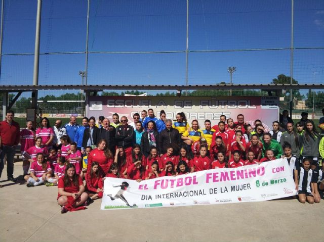 La E.F. Dolorense-Salesianos, campeona de la Liga Comarcal de categoria feminas