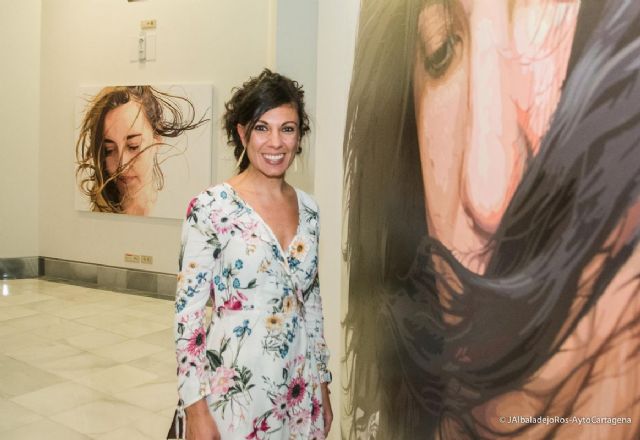 Visitas guiadas de Rosana Sitcha explicando su exposicion en el Palacio Consistorial