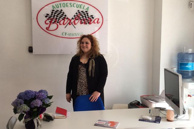 La autoescuela Bárbara comienza su andadura sobre ruedas en Cartagena