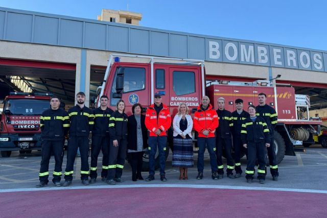 El Parque de Bomberos incorpora ocho alumnos del Hespérides para su formación en emergencias