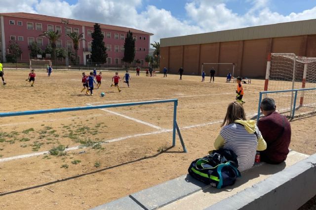 La liga comarcal de fútbol base vuelve con todas las medidas sanitarias tras el parón de Semana Santa