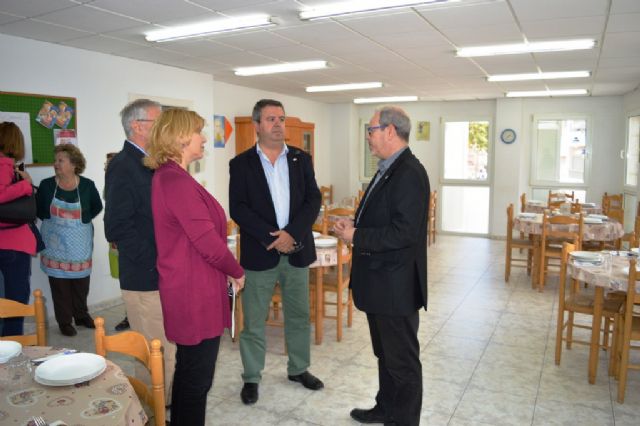 Más de cincuenta voluntarios colaboran en el centro social de Cáritas San Diego