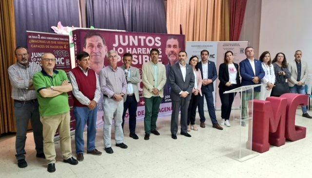 José López informa a los vecinos de La Aljorra que con la Alcaldía de MC volverán las inversiones a los barrios y diputaciones