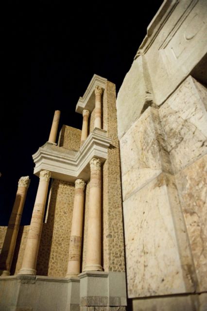 El Teatro Romano podrá visitarse desde el sábado bajo la luz de la Luna