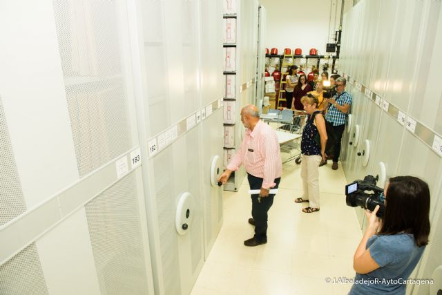 El Archivo Municipal muestra sus entrañas