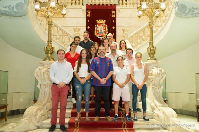 El Minerva-Cartagena Feminas recibe el reconocimiento del Ayuntamiento por el ascenso a Segunda