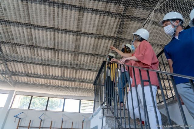 Comienza la retirada de fibrocemento en el CEIP José María Lapuerta