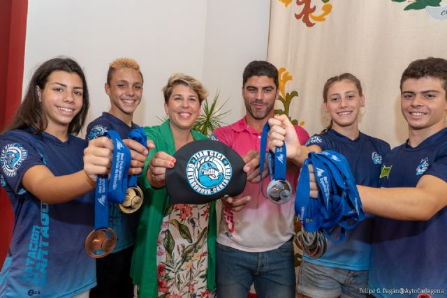 El Club Natación Cartagonova se trae a casa 16 medallas del Campeonato de España