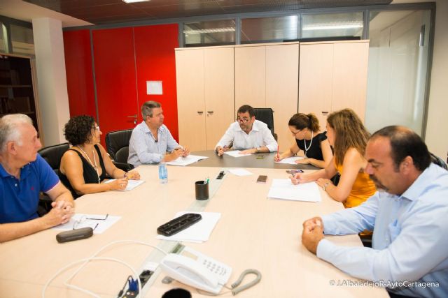 Gobierno Municipal y agentes sociales repasan los objetivos del Manifiesto Fénix tras un año de su implantación