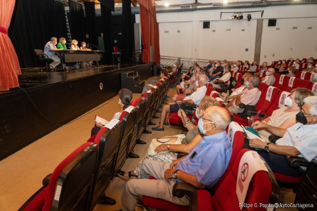 Los Clubes de Mayores abren 18 meses después del inicio de la pandemia con protocolos personalizados