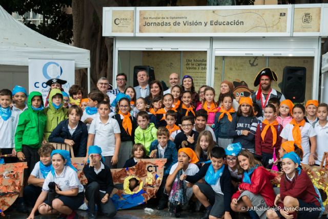 Juegos y actividades para la salud visual de los niños de Cartagena en el Día de la Optometría 2016