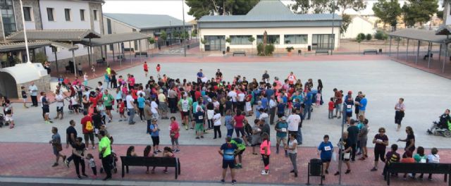 500 personas participan en la II Marcha Solidaria de la Hispanidad a beneficio de Caritas