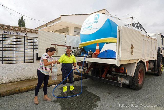 El Ayuntamiento de Cartagena abre el pabellón de El Algar para que vecinos de Los Alcázares puedan ducharse