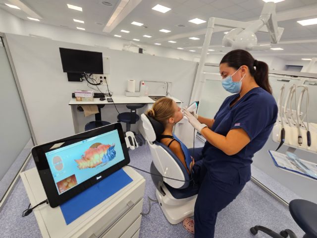 UCAM Dental Cartagena incorpora un escáner para diagnósticos dentales 3D de alta precisión