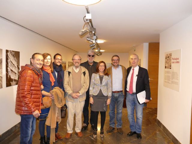 Caja Oscura gana el premio de Poesia Antonio Oliver Belmas