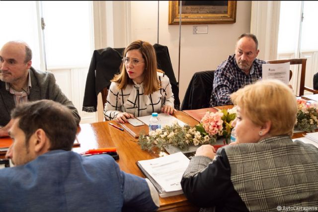 La alcaldesa expone la nueva situación industrial y plantea la renovación del convenio con Navantia para formar a futuros trabajadores
