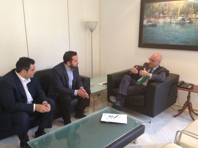 Reunión del consejero de Turismo con Hostecar