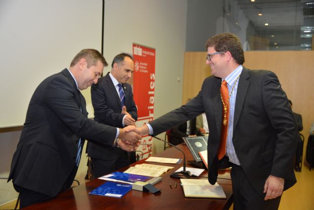 Toma posesión el nuevo equipo de dirección de la Escuela de Industriales