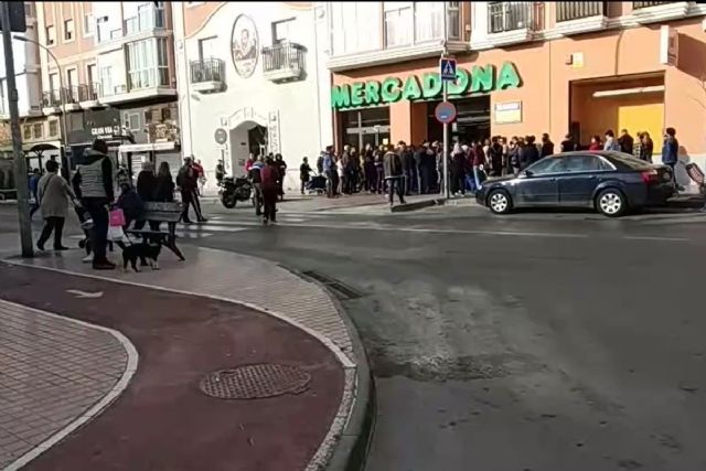 El Ayuntamiento recomienda a los cartageneros extremar la seguridad y evitar aglomeraciones en los supermercados