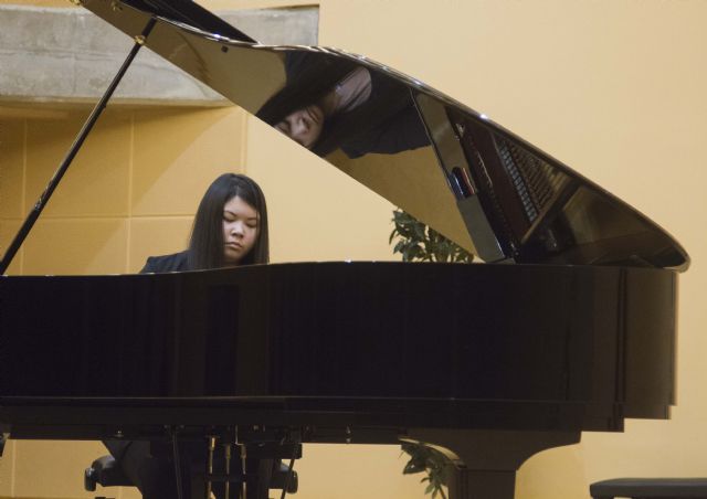Trece finalistas de la modalidad de piano demostraron su maestría en Entre Cuerdas y Metales