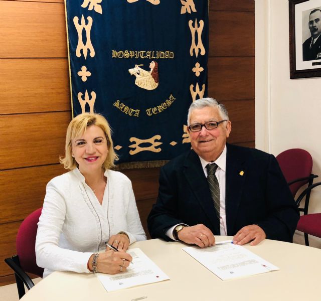 Familia firma un convenio para el mantenimiento del albergue de la Fundación Hospitalidad Santa Teresa de Cartagena