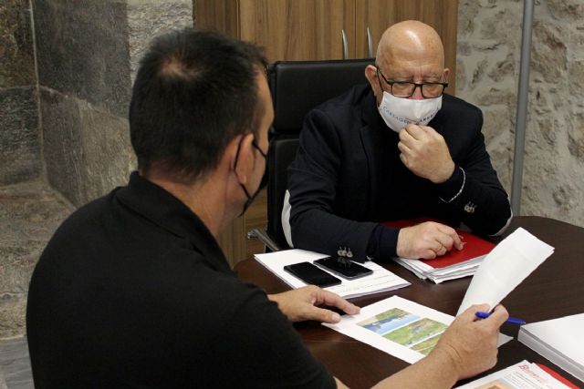 El Ayuntamiento urge a la Confederación Hidrográfica el desbroce y la desinsectación de la rambla de Benipila