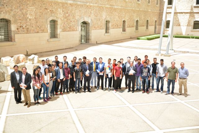 Una veintena de estudiantes de Singapur estrenan la oferta formativa de la UPCT para alumnos del ITE College