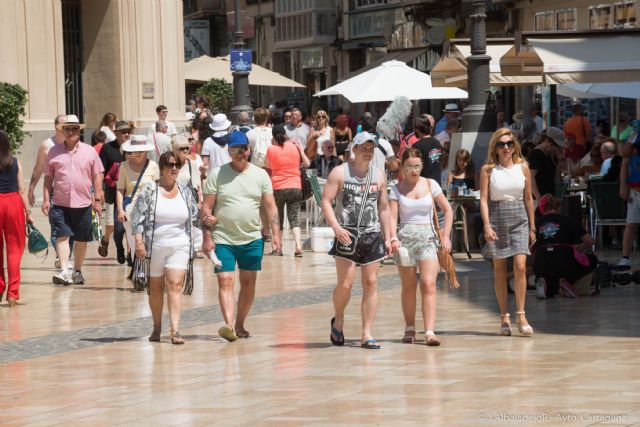 Aumentan los turistas nórdicos, valencianos y regionales que eligen Cartagena