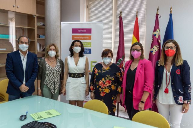 ADLE y FAMDIF firman un convenio para promover la inserción laboral de personas con discapacidad