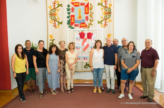La II Escuela de Verano para Personas sin Hogar y Transeuntes abre sus puertas con talleres de manualidades y visitas culturales