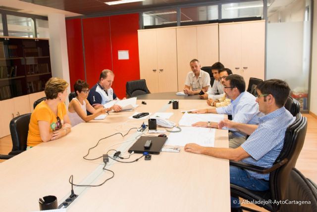 El Gobierno municipal acredita ante los padres de La Aljorra la seguridad de la parcela del colegio