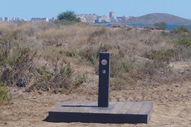 Litoral instala en Los Nietos el primer lavapiés de plástico reciclado