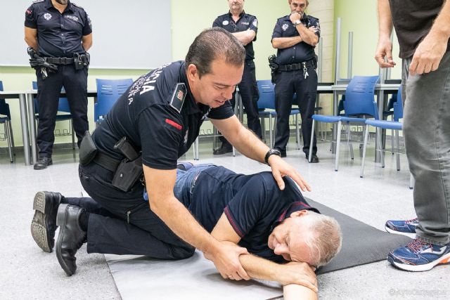 La ESPAC actualiza la formación en primeros auxilios y uso del desfibrilador de los empleados municipales