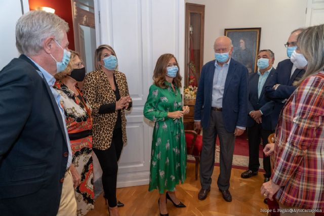 Fundación CajaMurcia y Bankia firman un convenio con el Ayuntamiento  para mejorar los centros de mayores de Cartagena