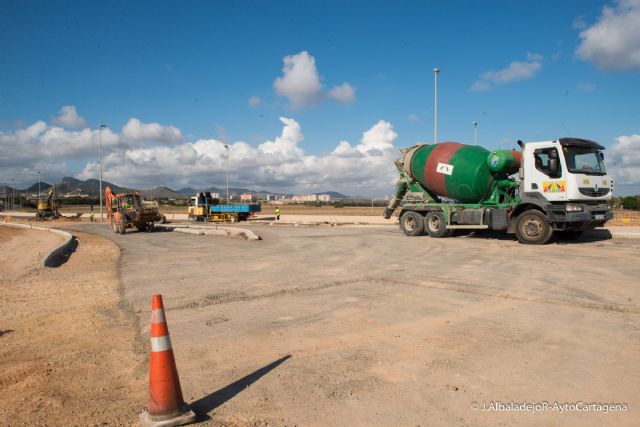Durante dos dias permanecera cortada la carretera de salida de La Manga debido a las obras de asfaltado