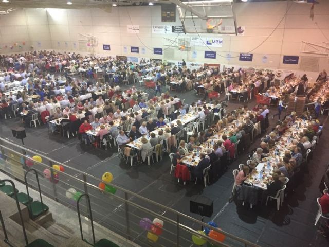 Mil personas participan en la paella solidaria de Manos Unidas en Cartagena