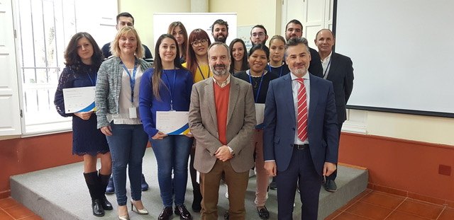15 estudiantes de la Región reciben las Becas de Formación Profesional de SABIC