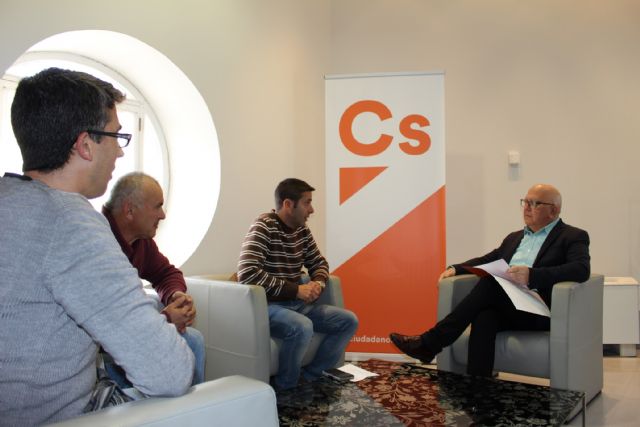 Ciudadanos recoge la inquietud del comité de empresa de Parques y Jardines ante la nueva contratación del servicio