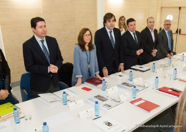 La alcaldesa reclama agilidad en el proceso y un plazo para la la ZAL de Cartagena