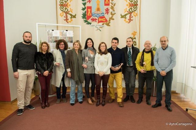 Pequeña Moma gana el primer premio del 6 Concurso de Escaparates de Navidad