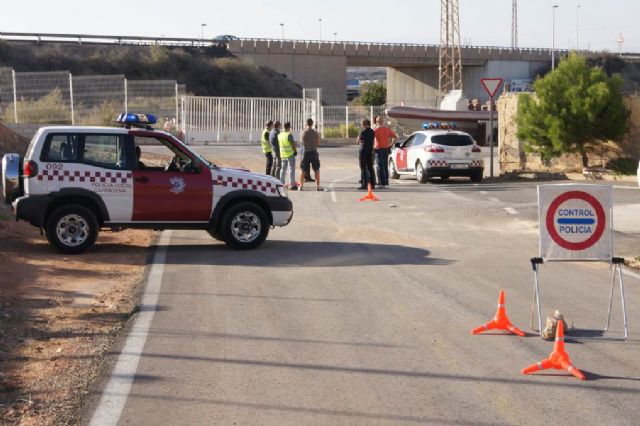 La Policia Local de Cartagena detiene a tres individuos en Pozo Estrecho