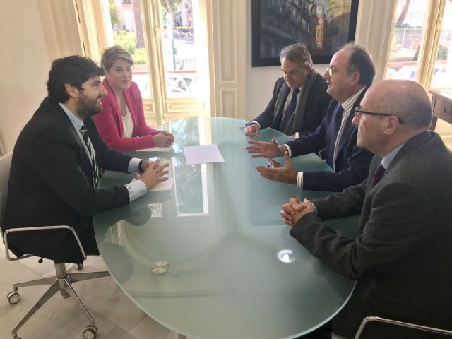 Fernando López Miras se reúne con el presidente de la Asociación 'Cartagena Avanza'