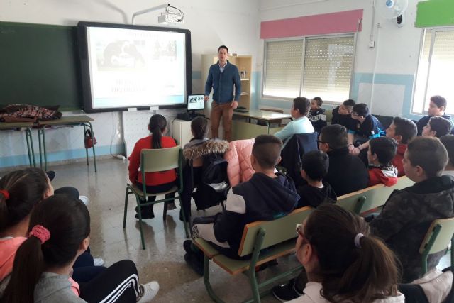 Charla sobre nutrición y deporte en el colegio Asdrúbal, en Lo Campano