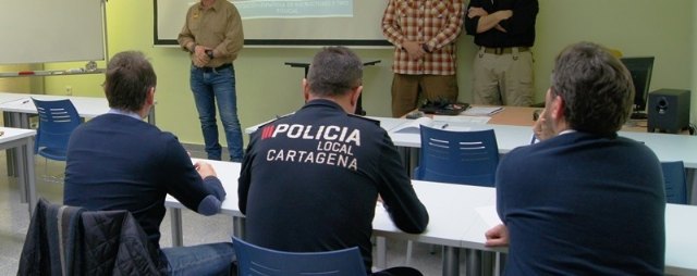 Policías Locales se ponen al día en el manejo de armas no letales
