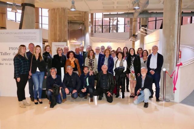 Alumnos de la Universidad Popular exponen sus fotografías sobre grandes mujeres de la Historia