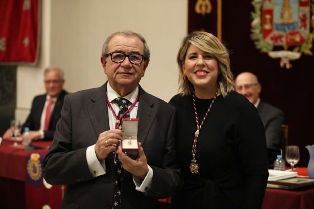 Manuel Martínez Guillén recibe su Premio como Procesionista del Año 2024