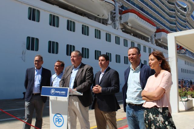 Bernabé: 'Más de un millón de cruceristas han llegado a Cartagena en la última década'
