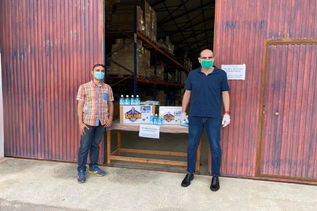 El club deportivo Sheldon Running Club dona material de protección al dispositivo de emergencia social